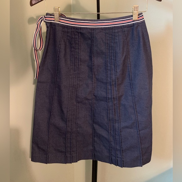 Vertical Club Jean skirt in size Small - Picture 3 of 4